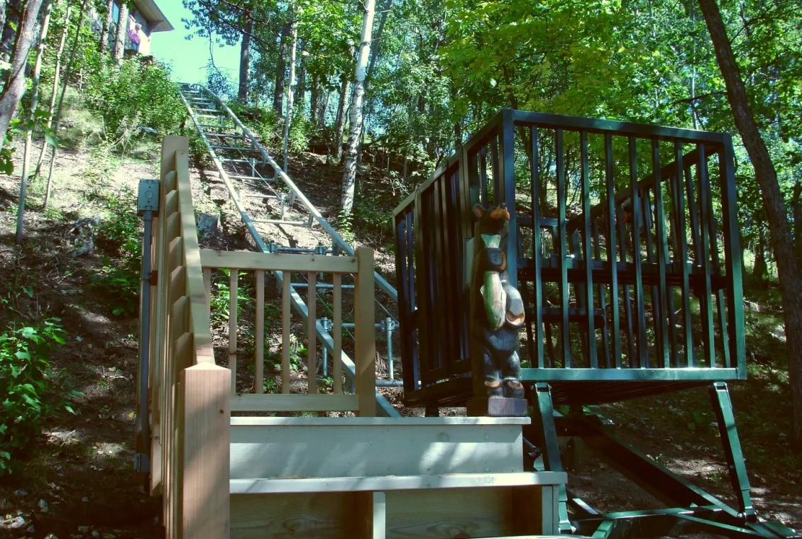 Inclined outdoor lift with forest view